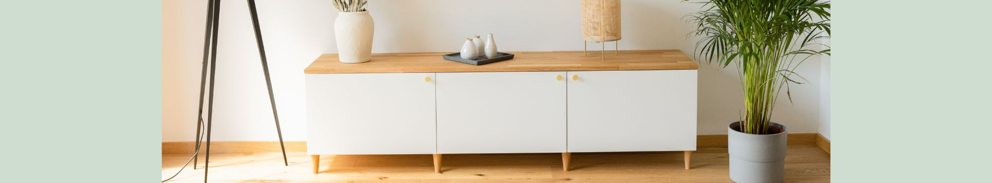 Ikea Besta mit Deckplatte aus Eichenholz