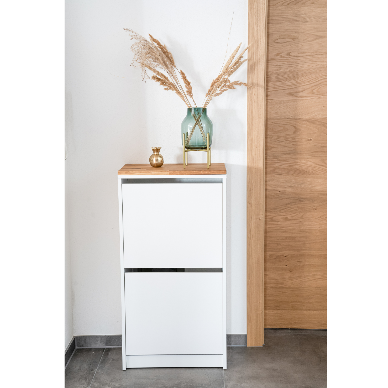 Ikea Bissa 1 mit Deckplatte aus Eiche Natur geölt mit Dekoration als Wohnbild