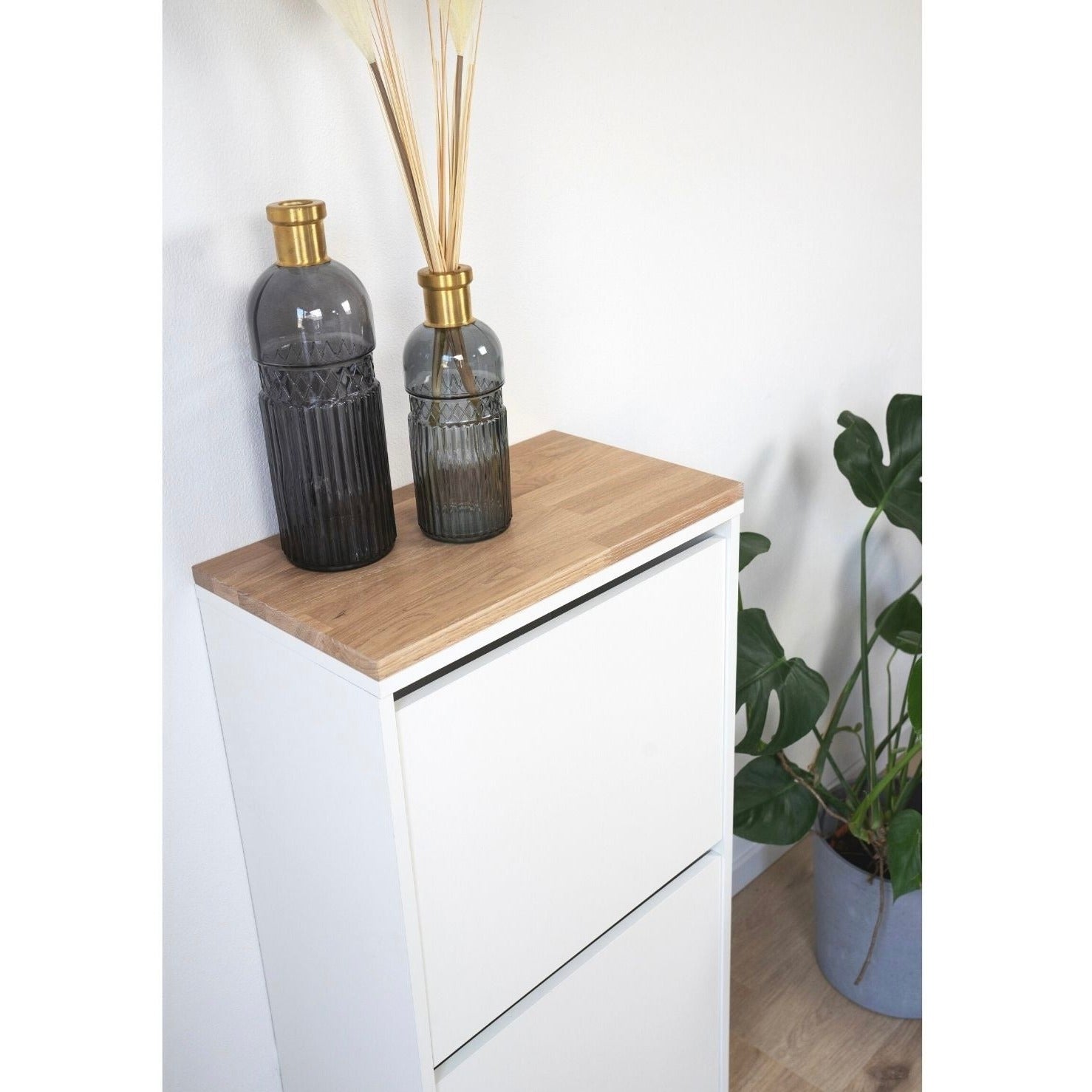 Ikea Bissa 1 mit Holzplatte in Eiche Weiß geölt als Wohnbeispiel im Detail