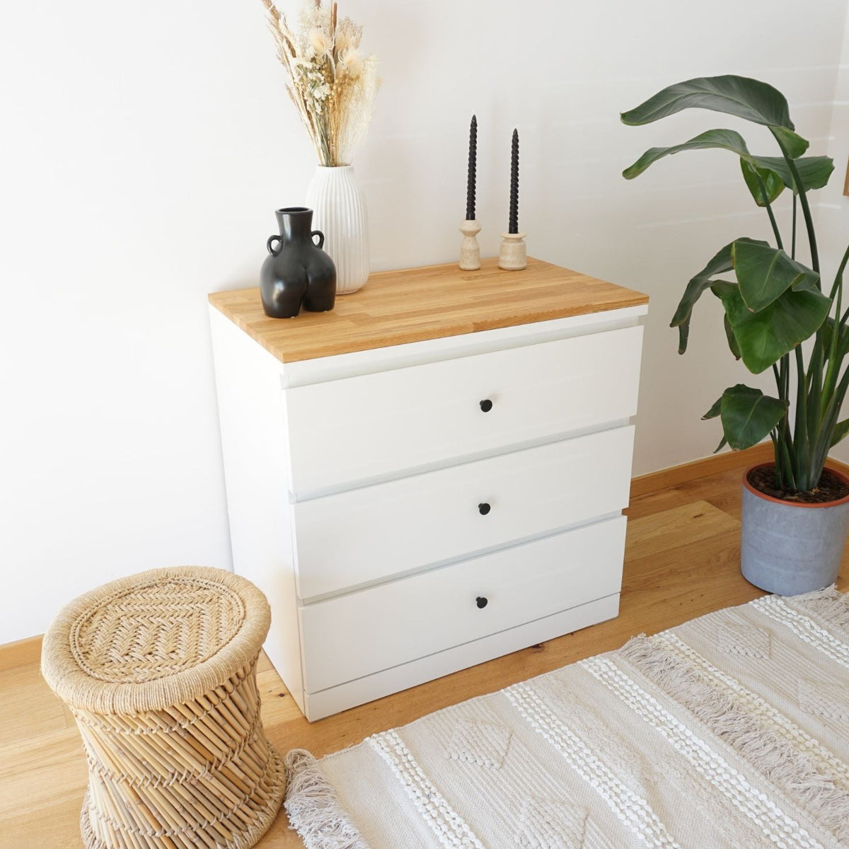 Ikea Malm Kommode mit Deckplatte in Eiche 19 mm, Bild mit Deko
