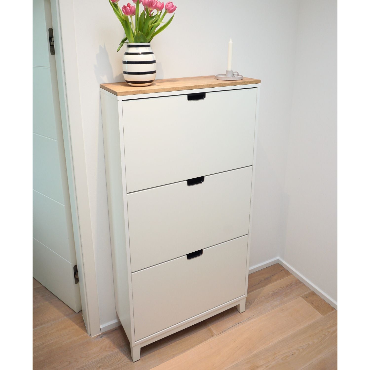 Ikea Ställ Schuhschrank mit Holzplatte Eiche Weiß, Bild mit Dekoration
