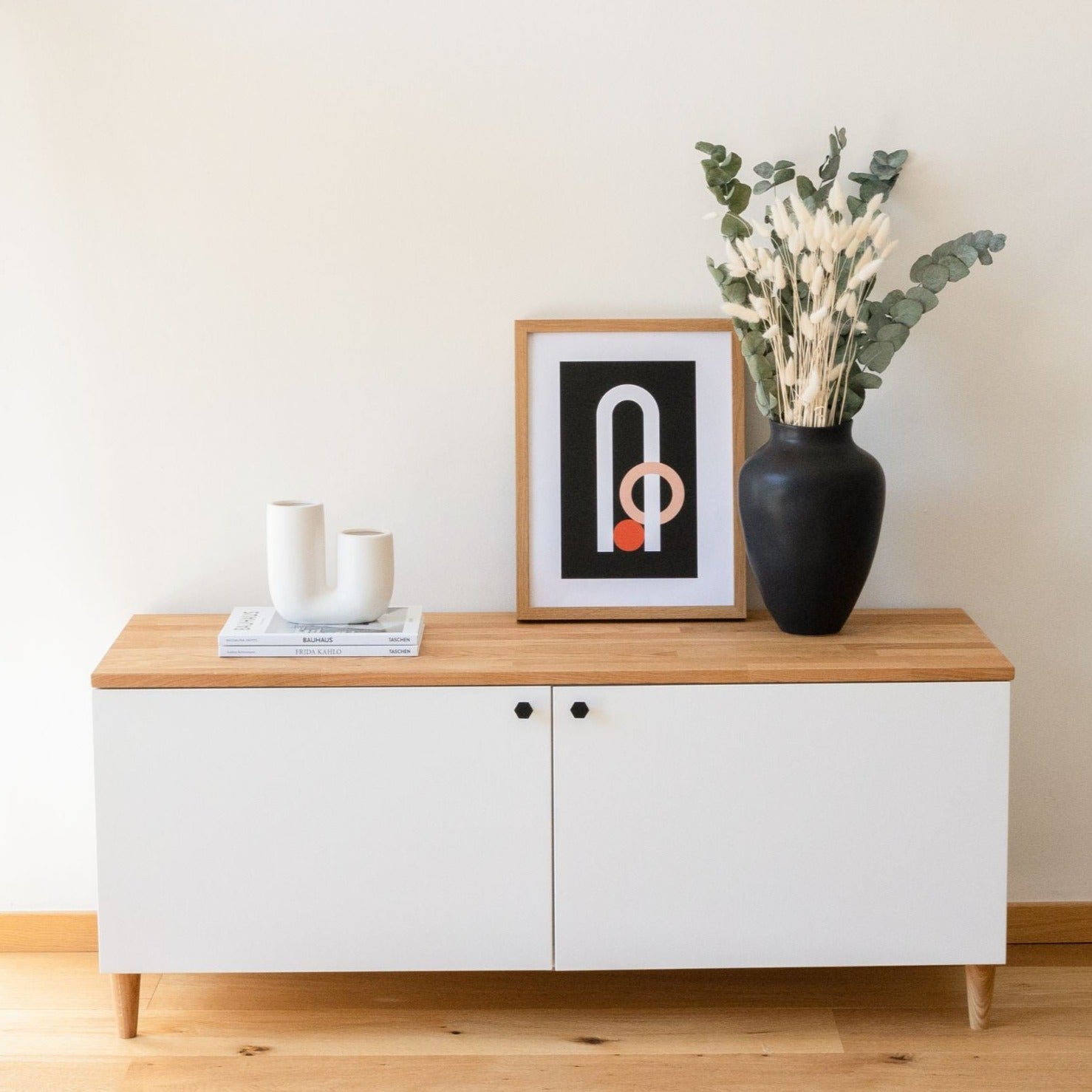 Möbelknopf Hexa Mini schwarz an Besta Regal