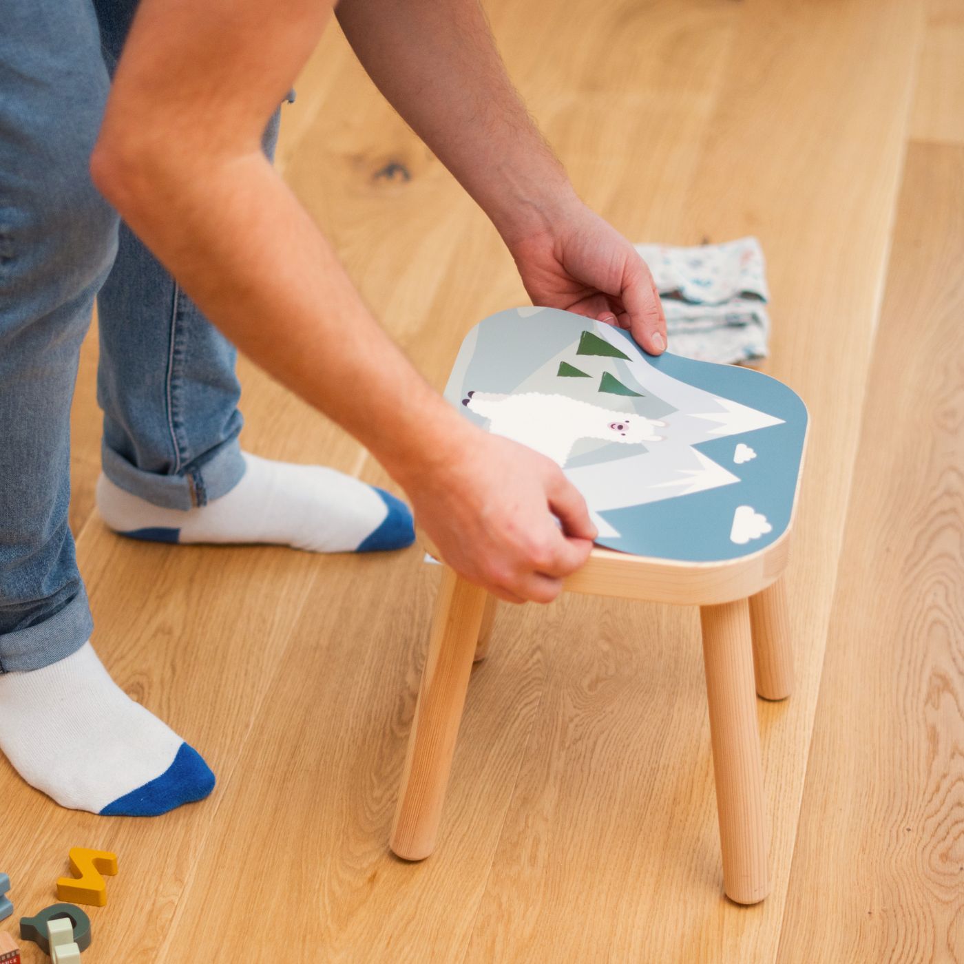 Montage Klebefolie für Ikea Flisat Kinderhocker